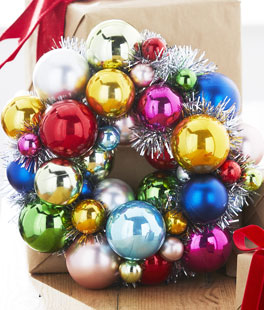 Raz 6' Red and White Felt Ball Christmas Tree Garland, Raz Imports, Raz  Christmas