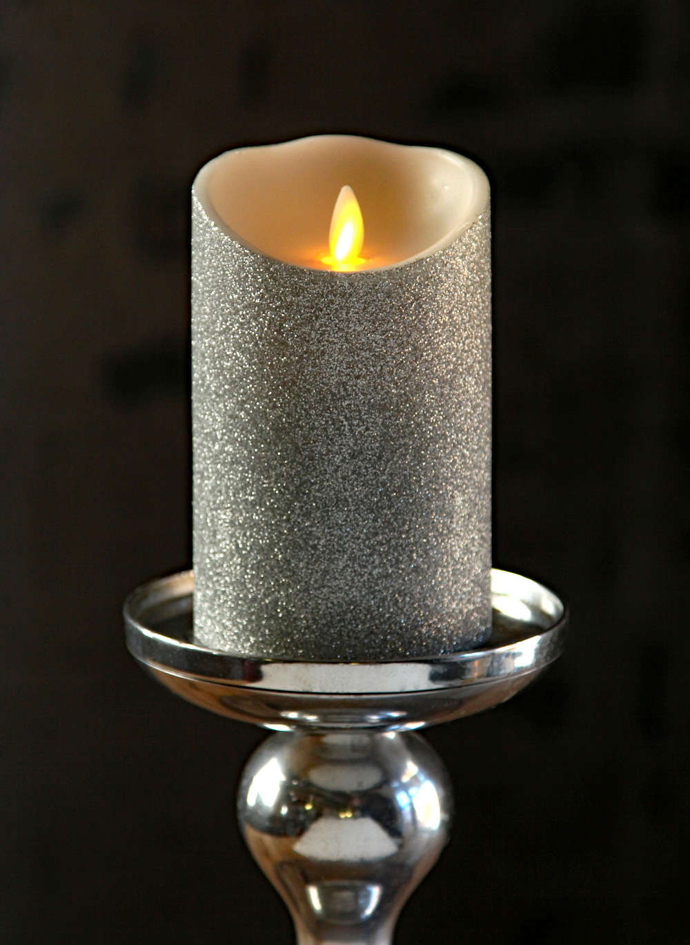 Liown 19847 - 5 x 3.5 Moving Flame Silver Glitter Candle